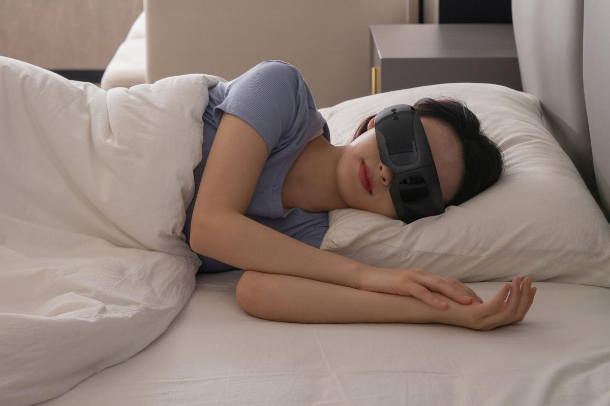 Are eye massagers safe: The science behind daily eye care - ECOZY