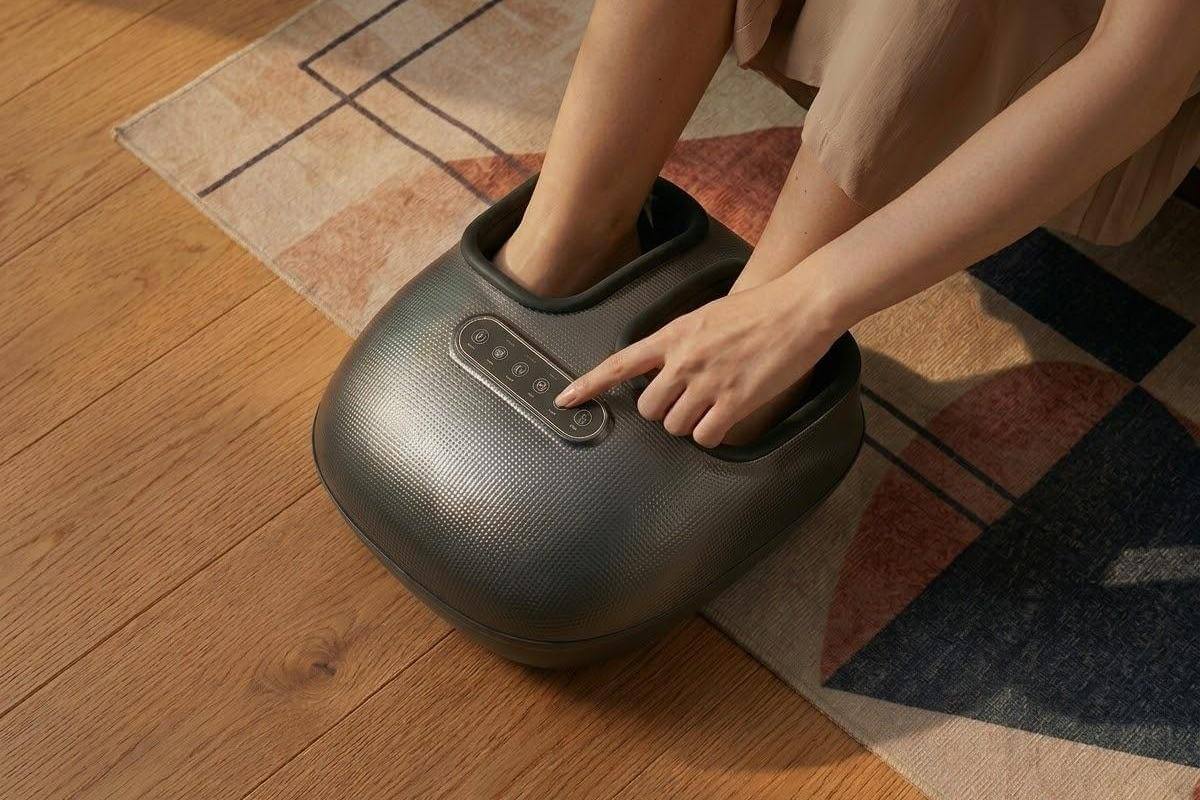 how do you give a good foot massage: Essential Techniques and Equipment - ECOZY